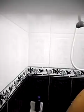 Valeria montana  online show from April 12, 4:43 pm