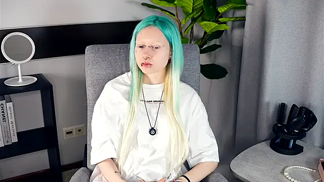 RendaBacke online show from December 4, 10:36 am