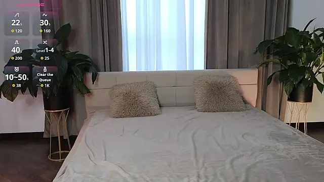 LunaKirby online show from January 17, 1:37 pm