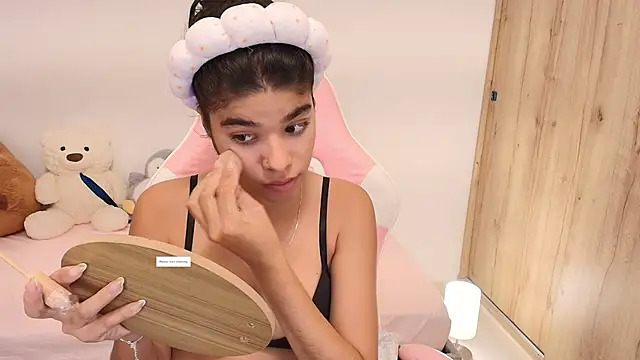 phia carter online show from April 17, 2:14 am