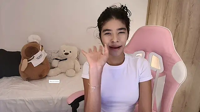 phia carter online show from April 1, 1:08 am