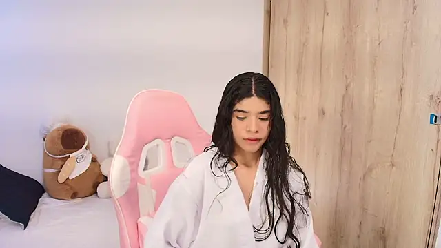 phia carter online show from March 4, 7:43 pm