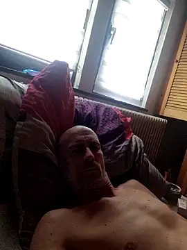 MR P Solo Bassbitch online show from April 14, 2:44 pm