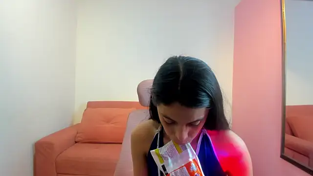 AdrianaTorres  online show from March 28, 2:18 pm