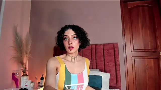 LyraVendrell online show from May 14, 1:13 am