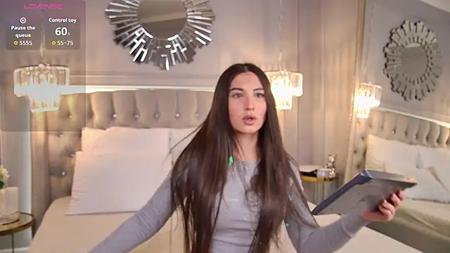 Snapshot of LisaDeviss chatting on January 12, 12:45 pm LisaDeviss online show from January 12, 12:45 pm