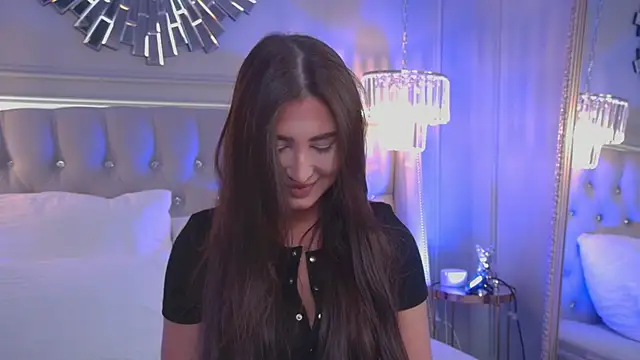 Snapshot of LisaDeviss chatting on June 6, 12:54 pm LisaDeviss online show from June 6, 12:54 pm