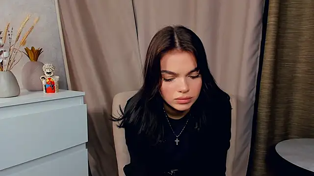 CIaritaJowers online show from December 4, 1:21 pm