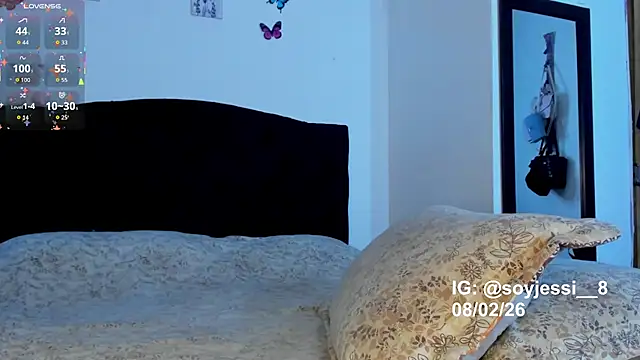 lauureen c online show from February 8, 9:01 pm