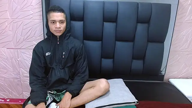 Axel Marcu online show from December 19, 1:35 pm