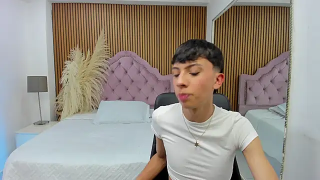 Snapshot of Jamess_Carterr_ chatting on January 16, 5:22 am Jamess Carterr online show from January 16, 5:22 am