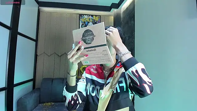 Snapshot of Jamess_Carterr_ chatting on February 11, 4:23 am Jamess Carterr online show from February 11, 4:23 am