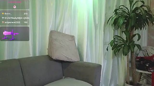 Saly Moon1 online show from April 18, 12:02 am