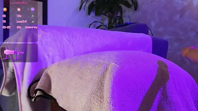 Saly Moon1 online show from March 22, 4:05 am