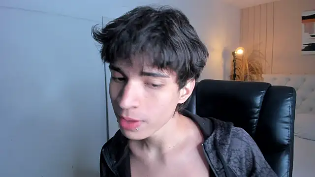 CONNOR STONNE  online show from April 16, 11:51 pm