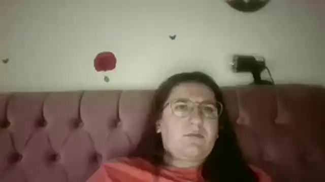Dana92va online show from May 3, 4:39 am