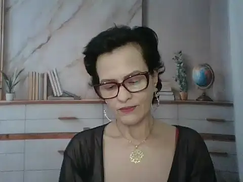 Snapshot of Luna-Hot0802 chatting on December 17, 6:35 pm Luna-Hot0802 online show from December 17, 6:35 pm