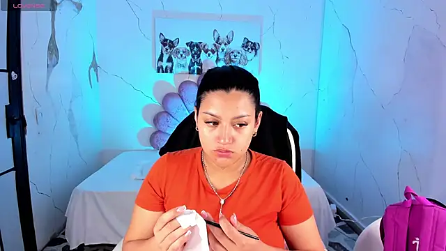 melodysnow  online show from December 20, 1:14 pm