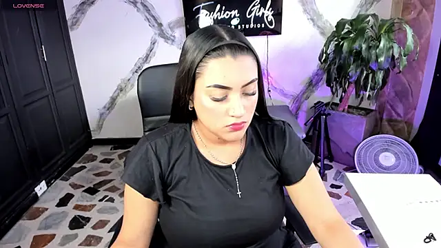 melodysnow  online show from December 2, 9:49 pm