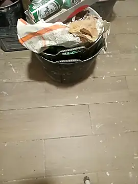 Valencianoo411 online show from December 3, 8:08 pm