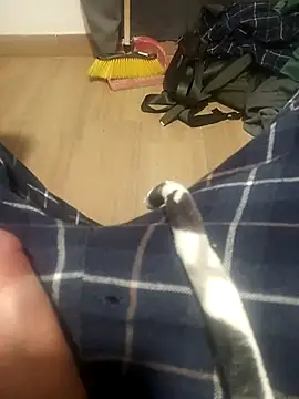 Valencianoo411 online show from December 2, 11:17 pm