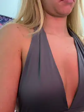 bellastormi  online show from March 20, 2:45 am