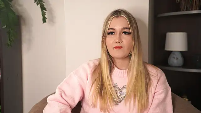 JanellaAdderly online show from December 5, 5:28 am