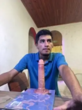 Snapshot of maxI_dick33 chatting on March 3, 2:46 pm maxI dick33 online show from March 3, 2:46 pm