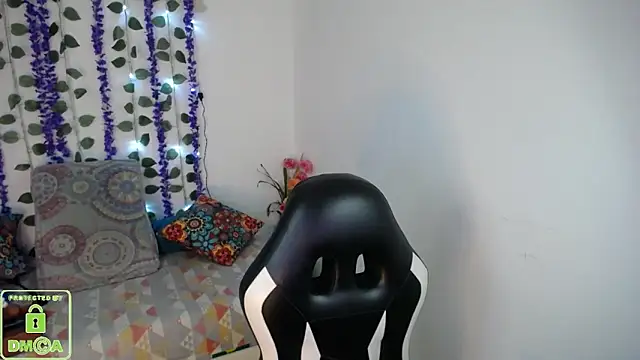 Mia Duque1999 online show from March 27, 7:59 pm