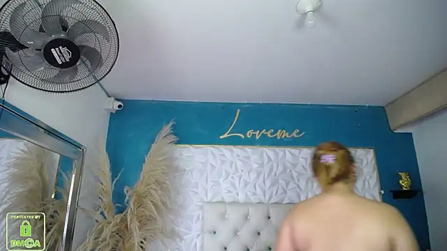 Mia Duque1999 online show from December 17, 9:31 pm