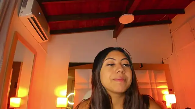 Snapshot of Zoei_Moon chatting on June 24, 7:01 pm Zoei Moon online show from June 24, 7:01 pm
