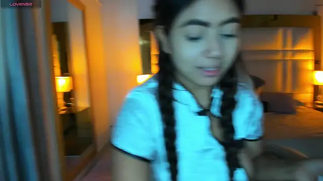 Zoei Moon online show from April 6, 6:42 pm