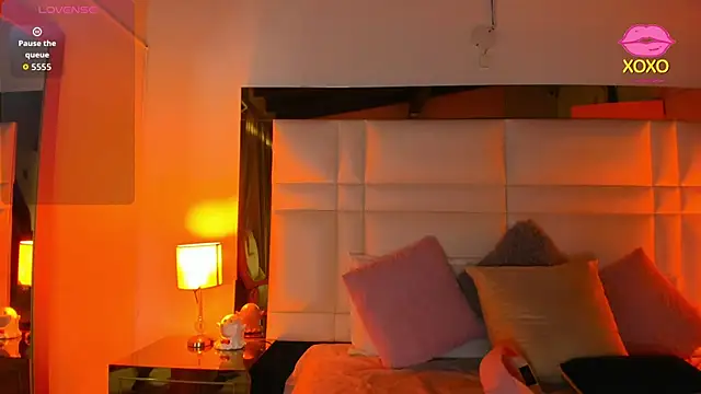 Zoei Moon online show from March 19, 7:03 pm