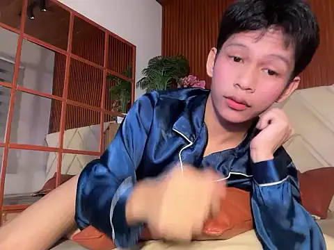 TheBoyAboveYou online show from April 21, 2:14 am