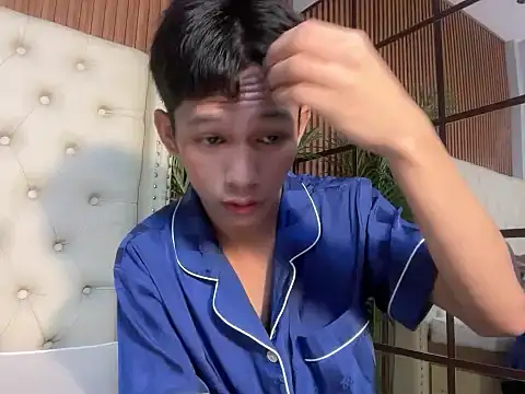 TheBoyAboveYou online show from June 13, 3:54 pm