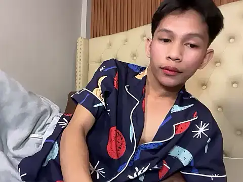 TheBoyAboveYou online show from April 23, 11:28 pm