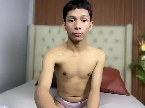 TheBoyAboveYou online show from December 15, 5:24 am