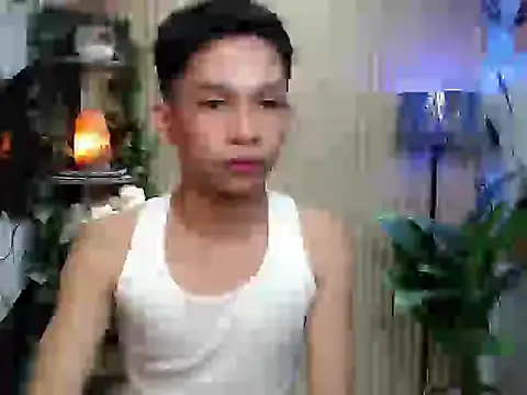 TheBoyAboveYou online show from December 4, 4:50 pm