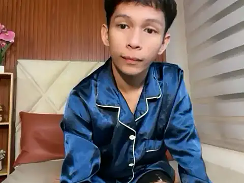 Snapshot of TheBoyAboveYou chatting on February 20, 4:53 pm TheBoyAboveYou online show from February 20, 4:53 pm