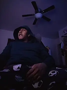 Snapshot of ASMODYX94 chatting on December 4, 1:59 am ASMODYX94 online show from December 4, 1:59 am