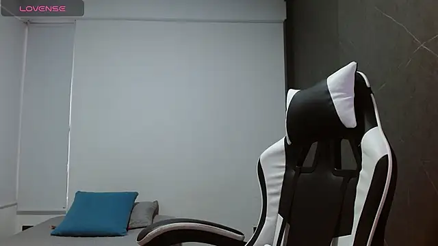 candy rosemaryy online show from January 8, 12:00 pm