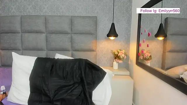 emilyy r online show from March 8, 2:04 am