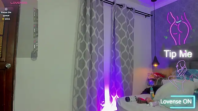 emilyy r online show from February 21, 6:54 pm