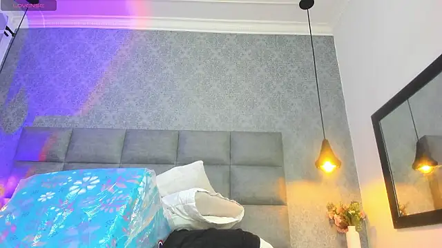 emilyy r online show from February 3, 7:19 pm