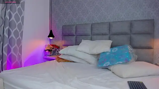 emilyy r online show from February 25, 6:52 pm