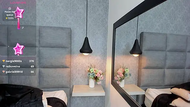 emilyy r online show from December 13, 8:04 pm