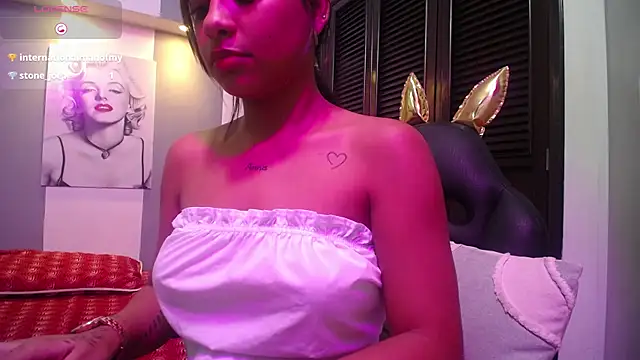 Snapshot of priya_raj_ chatting on December 15, 8:03 pm priya raj online show from December 15, 8:03 pm