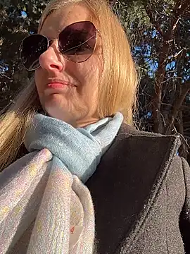 Betsy online show from January 14, 1:26 pm