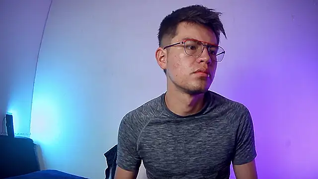 nicolatinboy online show from March 4, 9:11 pm