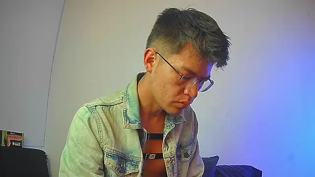 Snapshot of nicolatinboy chatting on February 9, 9:13 pm nicolatinboy online show from February 9, 9:13 pm